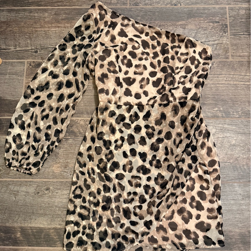 Peach Love California One-Shoulder Leopard Mini Dress in Beige & Black